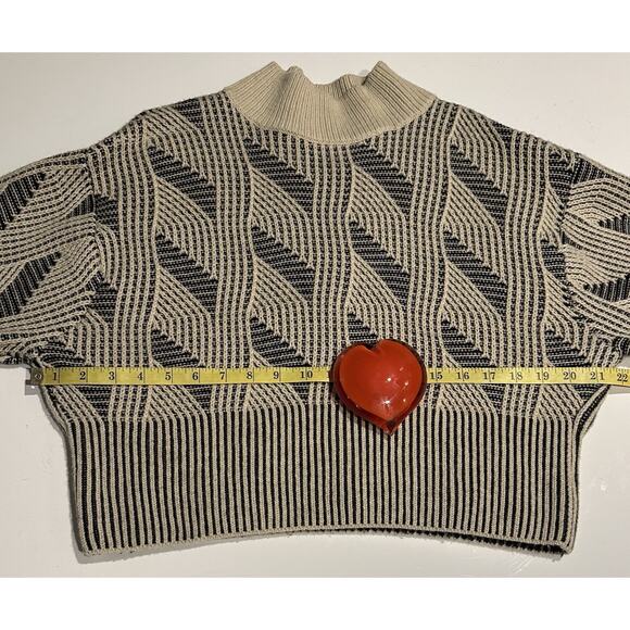 Stockholm Atelier & Other Stories Grey Cropped Mockneck Sweater Women’s Small - Picture 5 of 8